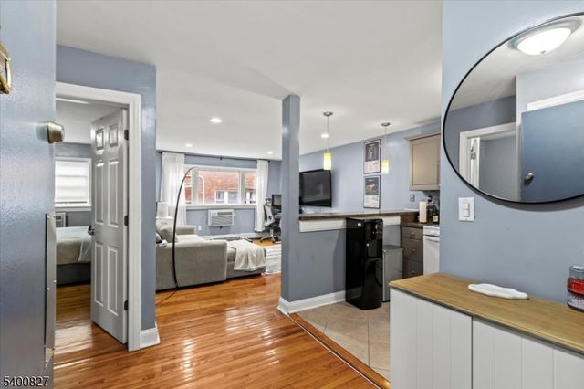 816 W Grand St, Elizabeth City, NJ 07202