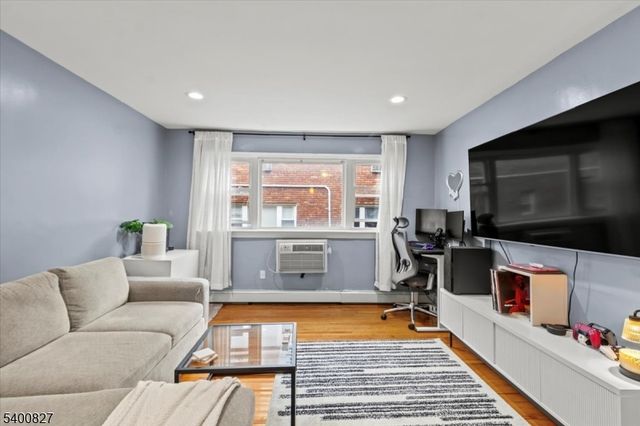 816 W Grand St, Elizabeth City, NJ 07202