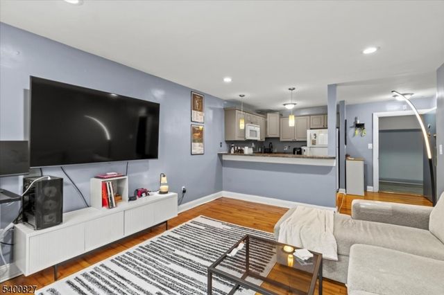 816 W Grand St, Elizabeth City, NJ 07202