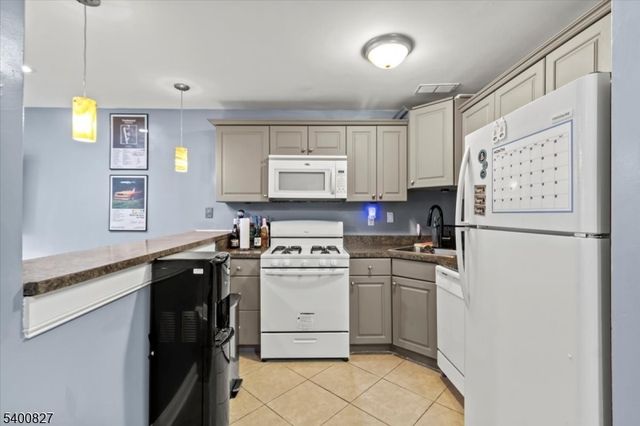 816 W Grand St, Elizabeth City, NJ 07202