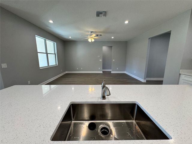 13733 10TH STREET, Dade City, FL 33525