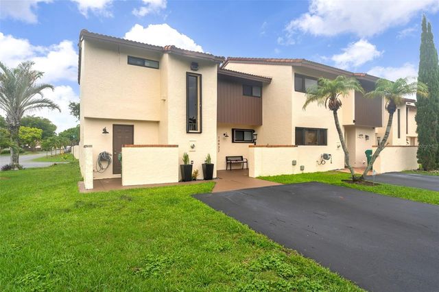 14932 SW 89TH ST, Miami, FL 33196