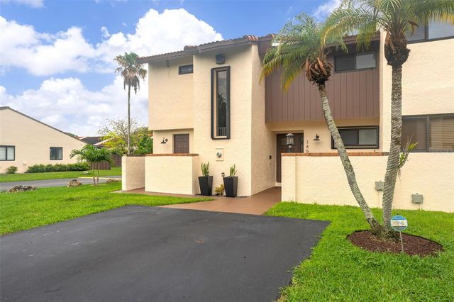 14932 SW 89TH ST, Miami, FL 33196