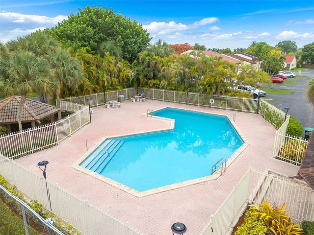 14932 SW 89TH ST, Miami, FL 33196
