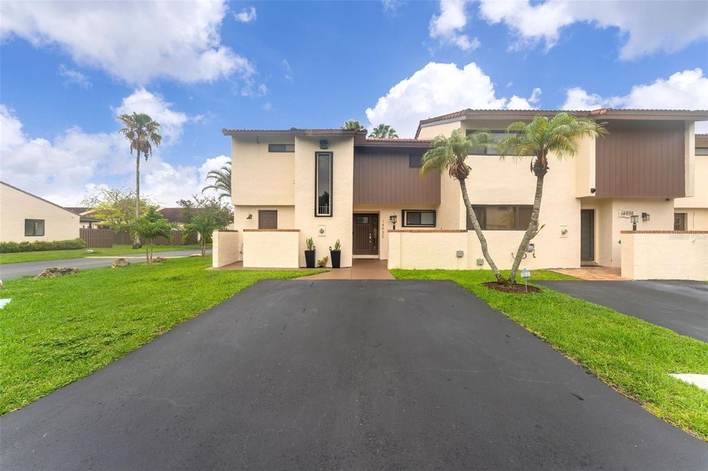14932 SW 89TH ST, Miami, FL 33196