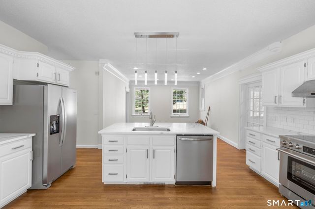 9 Thompson Hill Road, Canton, CT 06019