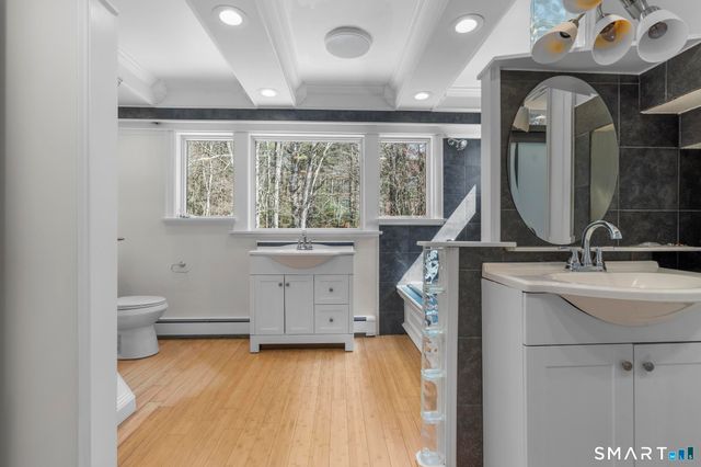 9 Thompson Hill Road, Canton, CT 06019