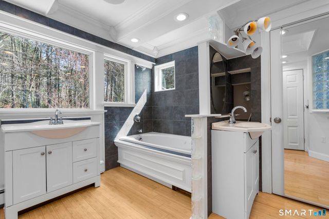 9 Thompson Hill Road, Canton, CT 06019