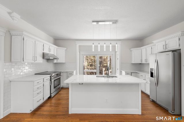 9 Thompson Hill Road, Canton, CT 06019