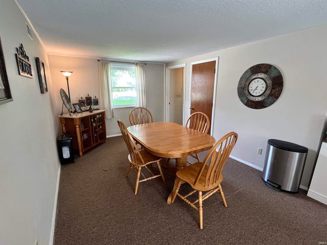 2536 Deerwood Drive, Fort Wayne, IN 46825