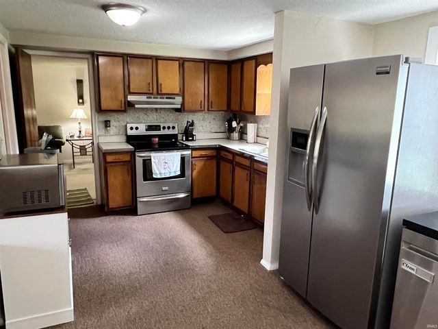 2536 Deerwood Drive, Fort Wayne, IN 46825