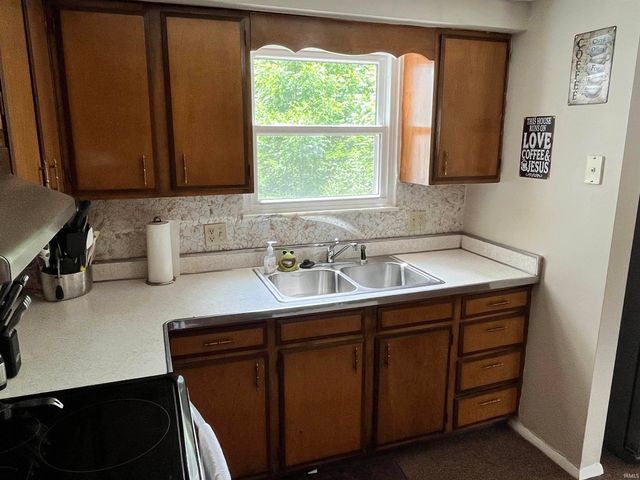 2536 Deerwood Drive, Fort Wayne, IN 46825