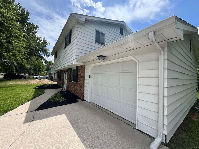 2536 Deerwood Drive, Fort Wayne, IN 46825