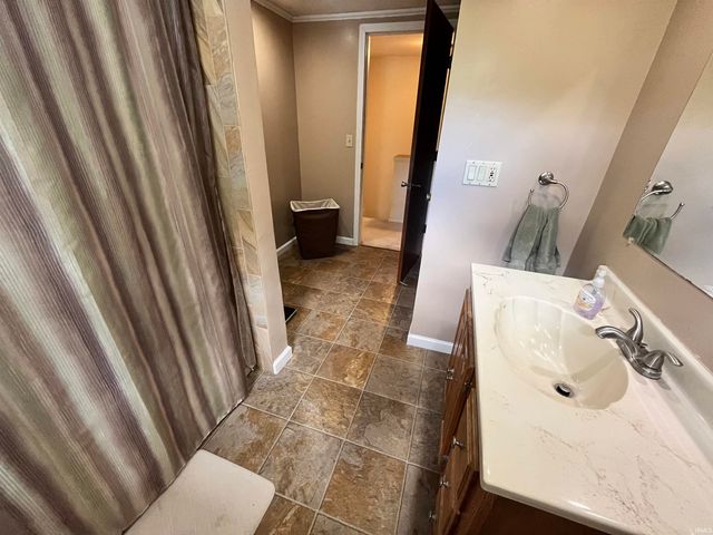 2536 Deerwood Drive, Fort Wayne, IN 46825