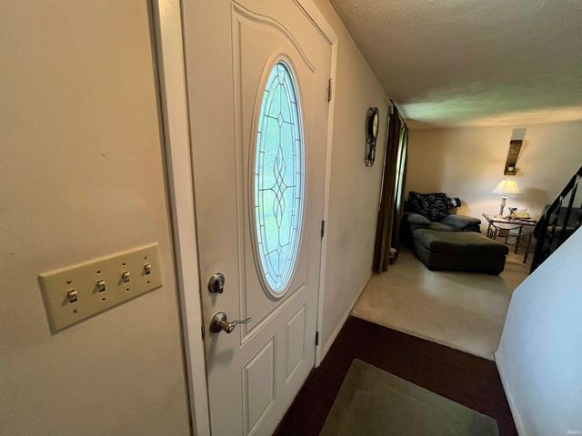2536 Deerwood Drive, Fort Wayne, IN 46825
