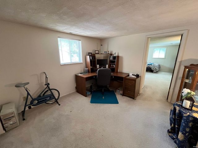 2536 Deerwood Drive, Fort Wayne, IN 46825