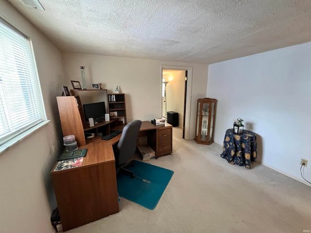 2536 Deerwood Drive, Fort Wayne, IN 46825
