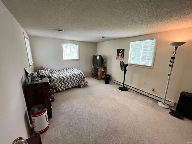 2536 Deerwood Drive, Fort Wayne, IN 46825