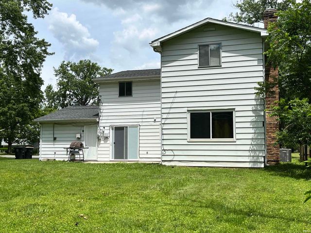 2536 Deerwood Drive, Fort Wayne, IN 46825