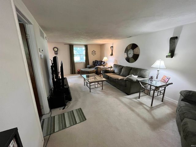 2536 Deerwood Drive, Fort Wayne, IN 46825