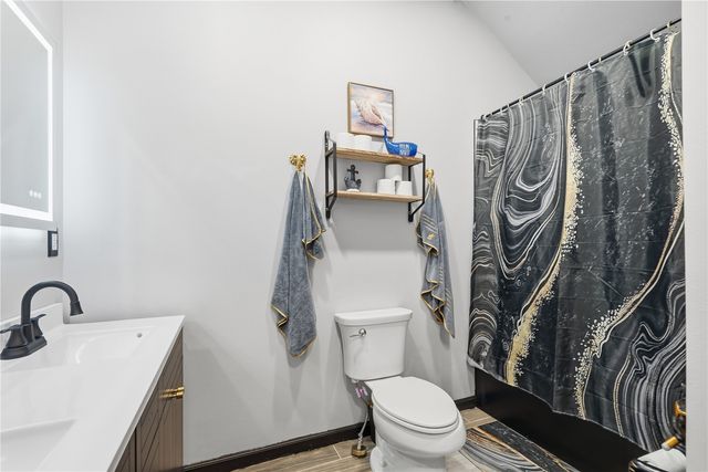 1122 32nd Street NE, Cedar Rapids, IA 52402