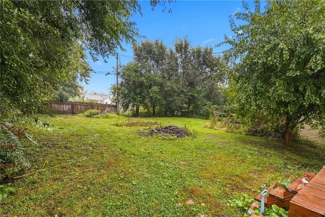 1122 32nd Street NE, Cedar Rapids, IA 52402