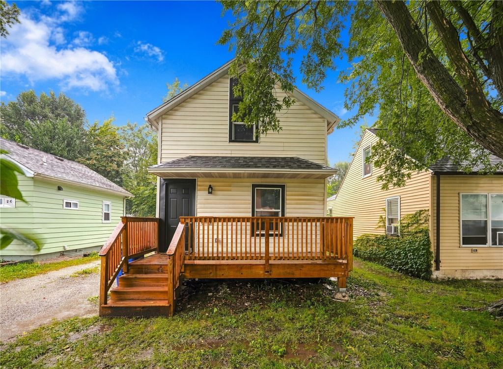 1122 32nd Street NE, Cedar Rapids, IA 52402