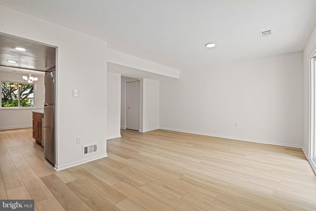 1005 SABER LN, Herndon, VA 20170
