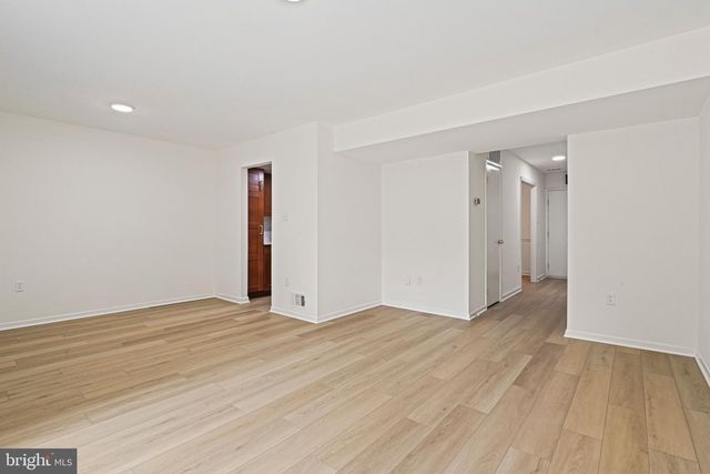 1005 SABER LN, Herndon, VA 20170