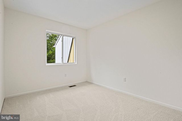 1005 SABER LN, Herndon, VA 20170