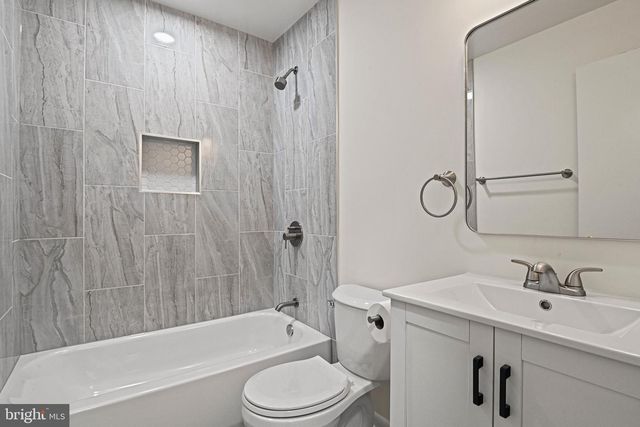 1005 SABER LN, Herndon, VA 20170