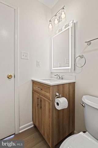 1005 SABER LN, Herndon, VA 20170