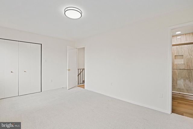 1005 SABER LN, Herndon, VA 20170