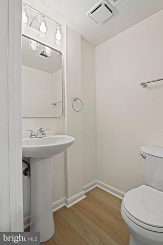 1005 SABER LN, Herndon, VA 20170