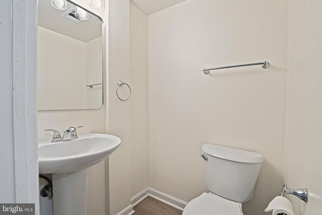 1005 SABER LN, Herndon, VA 20170
