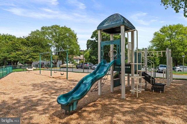 1005 SABER LN, Herndon, VA 20170