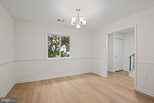 1005 SABER LN, Herndon, VA 20170