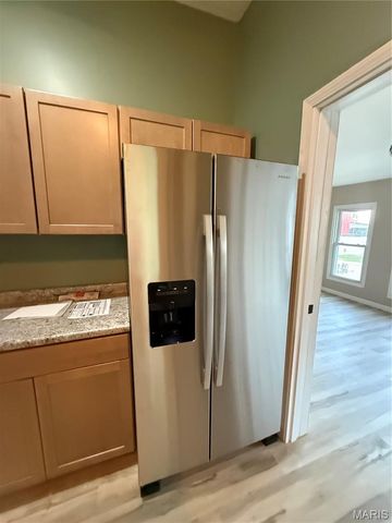 209 W College, Fredericktown, MO 63645