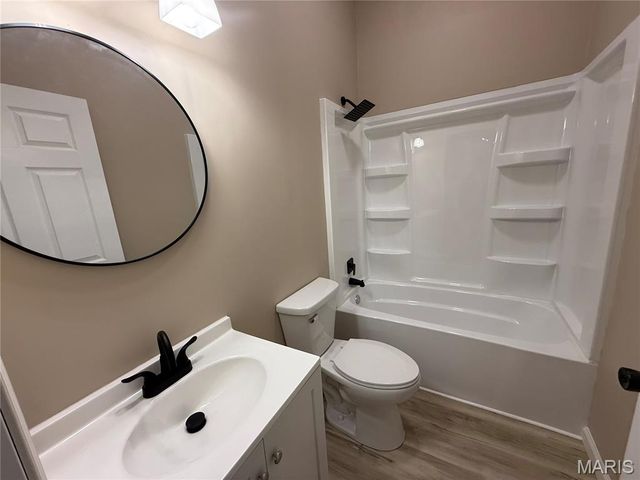 209 W College, Fredericktown, MO 63645