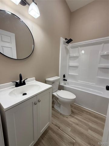 209 W College, Fredericktown, MO 63645