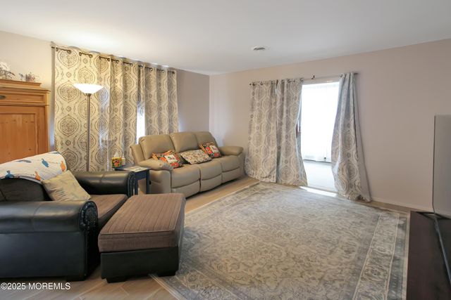 7b Musket Lane, Whiting, NJ 08759