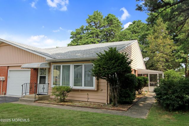 7b Musket Lane, Whiting, NJ 08759