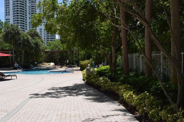 3400 NE 192nd Street 1102, Aventura, FL 33180