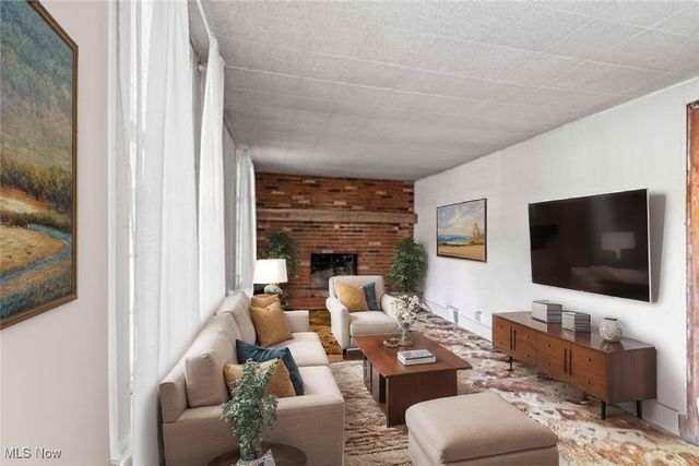 2730 Wilson Sharpsville Road, Cortland, OH 44410