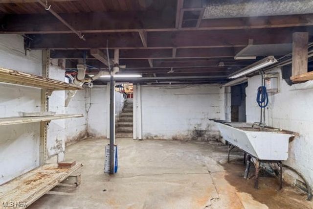 2730 Wilson Sharpsville Road, Cortland, OH 44410