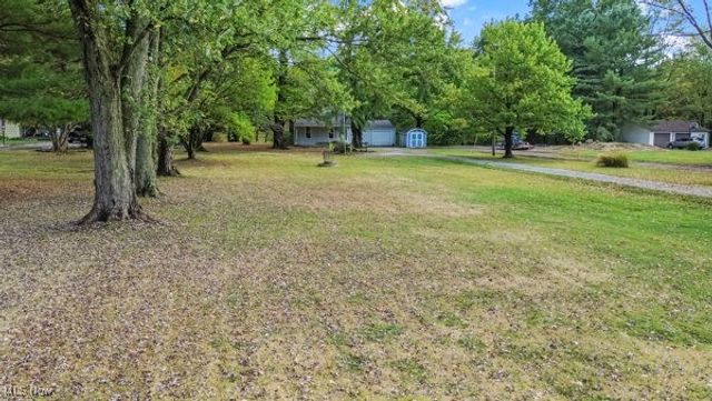 2730 Wilson Sharpsville Road, Cortland, OH 44410