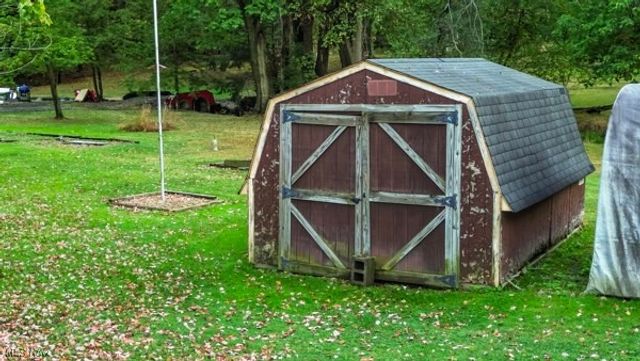 2730 Wilson Sharpsville Road, Cortland, OH 44410