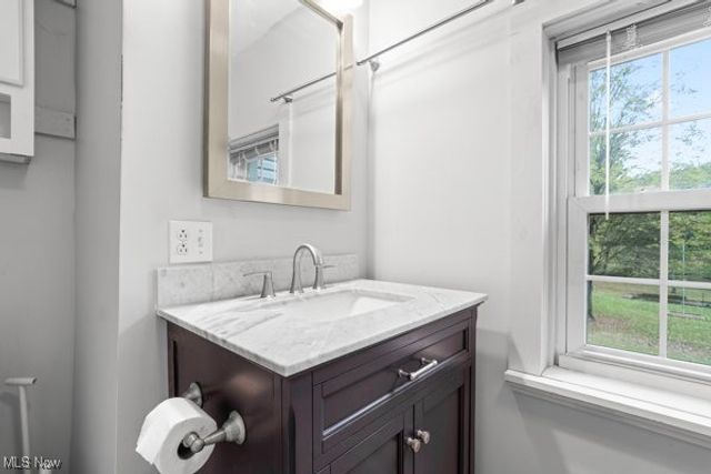 2730 Wilson Sharpsville Road, Cortland, OH 44410