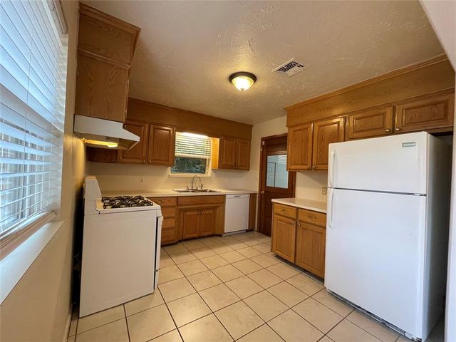825 E Towry Drive, Oklahoma City, OK 73110