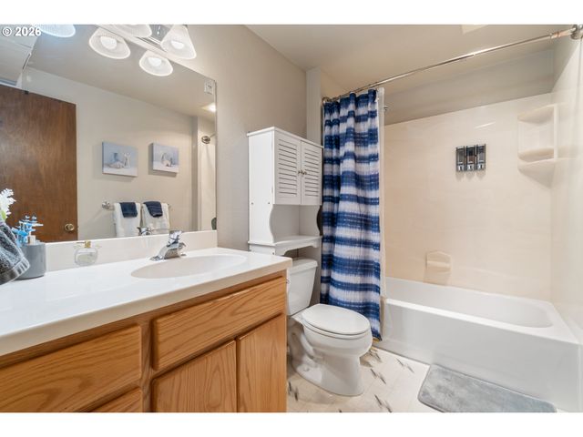 365 BRAE BURN Dr, Eugene, OR 97405